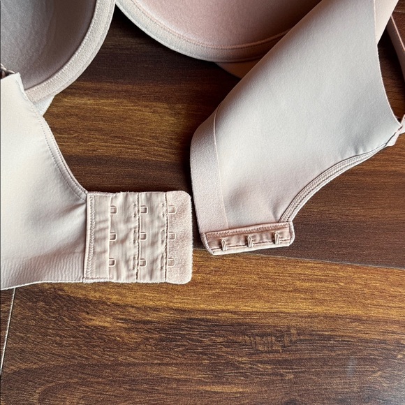 Maidenform Nude Beige Underwire Bra Size 40D - Picture 4 of 4
